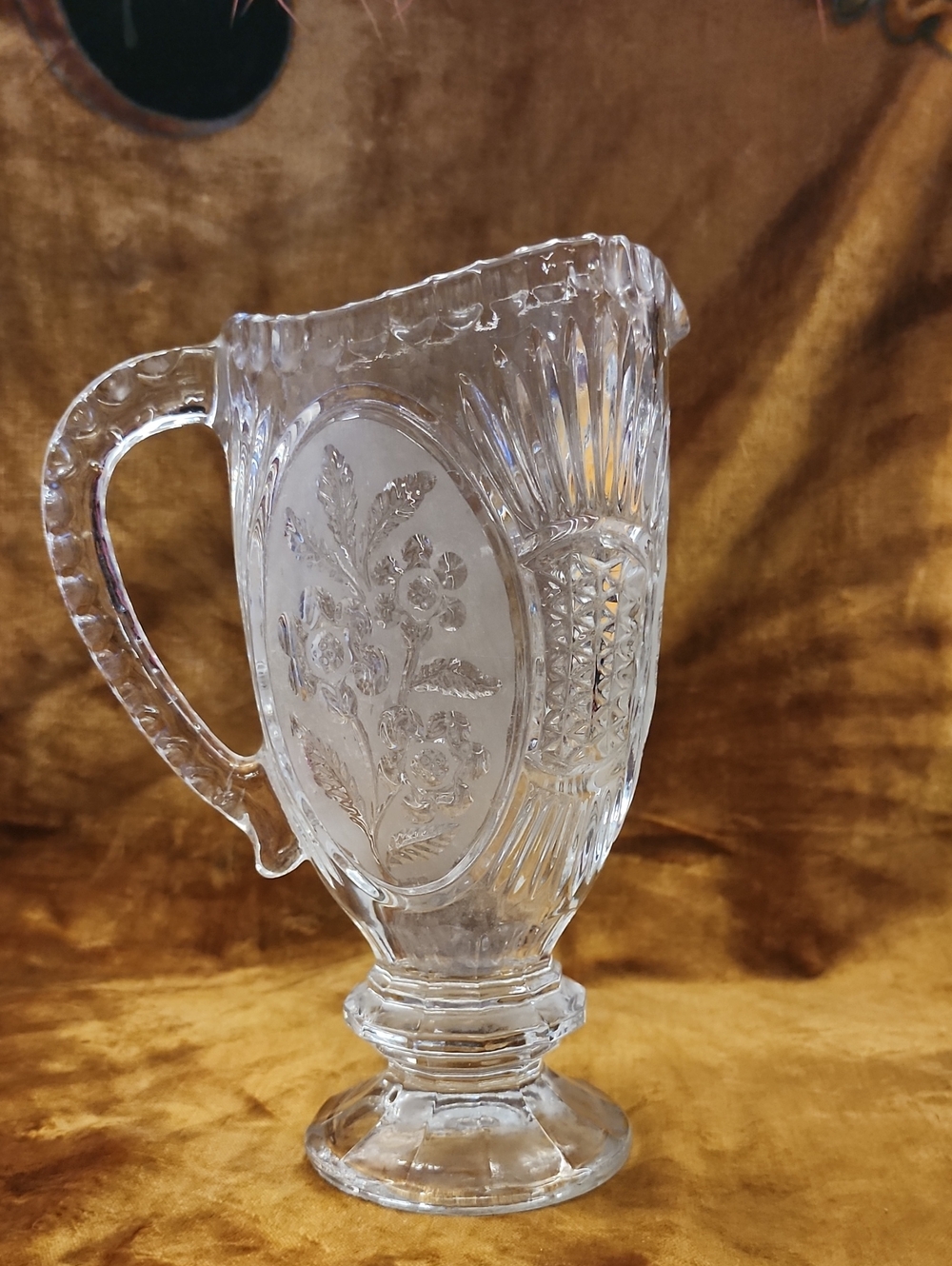 Flora Dining 24% Lead Crystal Water Pitcher